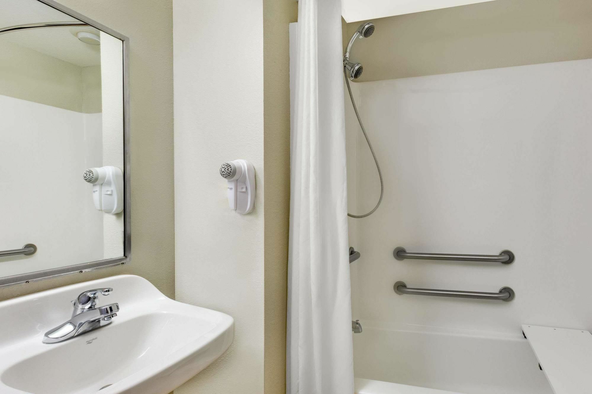 Microtel Inn & Suites By Wyndham Tuscaloosa Eksteriør bilde